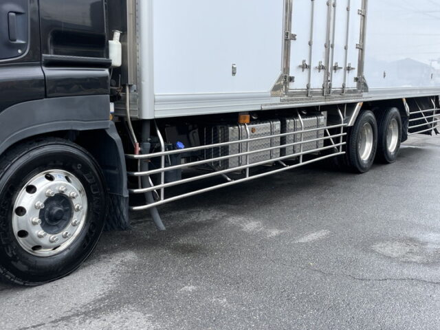 いすゞ　ギガ　ハイルーフ　冷凍バン　サブエンジン　両側観音扉　ステンレス多数