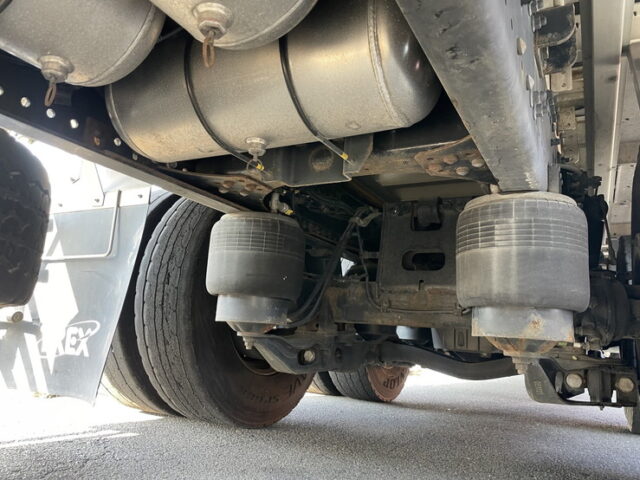 日野：17プロフィア：ハイルーフ：ウィング：10輪：リア門口ステンレス