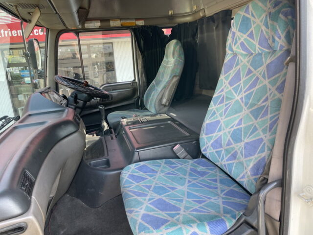 日野：テラヴィ：ハイルーフ：トレーラーヘッド：V8：ツインターボ：エアサス