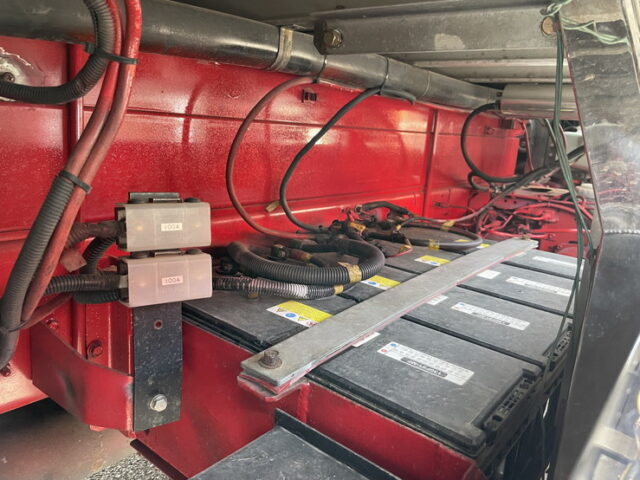 いすゞ：フォワード：デコトラ：キャンピング登録：箱内部屋仕様：マニ割り