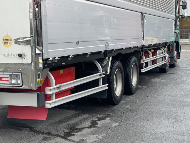 日野：17プロフィア：ハイルーフ：ウィング：メッキ多数：リア門口ステンレス：E13C