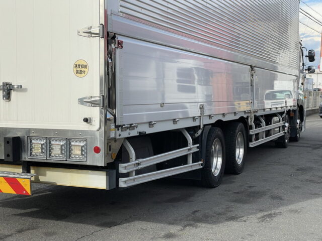 日野：17プロフィア：ハイルーフ：メッキ多数：アルミホイール：リア門口ステンレス