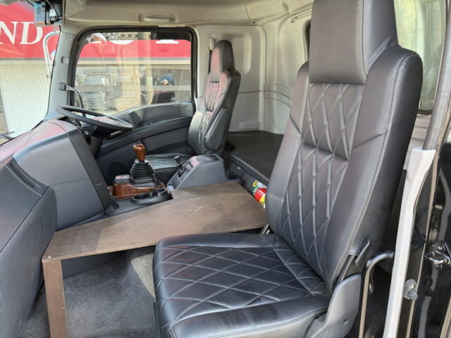 いすゞ：ギガ：ハイルーフ：トレーラーヘッド：アルミホイール：スムーサー