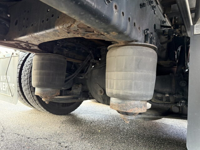 日野：17プロフィア：ハイルーフ：ウィング：アルミホイール：リア門口ステンレス