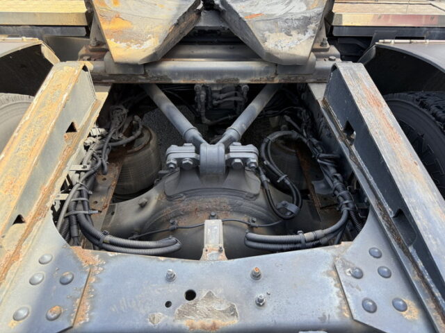 17スーパーグレート：ハイルーフ：トレーラーヘッド：ブタ鼻付：第5輪荷重11.500㎏