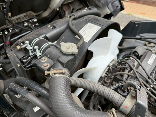 キャンター：平ボデー：前出しバンパー：ステンレスサイドバンパー：マニュアル