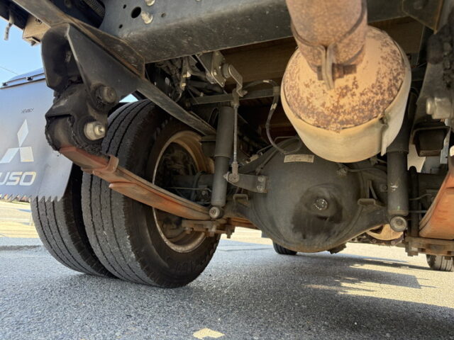 キャンター：平ボデー：標準幅：10尺長：カスタム：オートマ：煤焼き有：150馬力