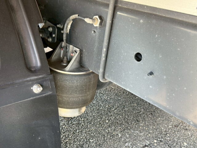 日野：17レンジャー：ウィング：6200ワイド：エアサス：格納ゲート