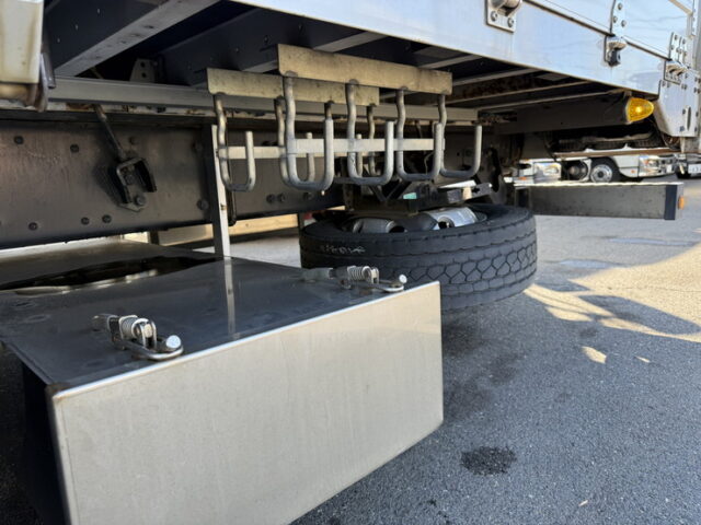 スーパーグレート：ウィング：メッキ多数：アルミホイール：ステンレス床：7速MT