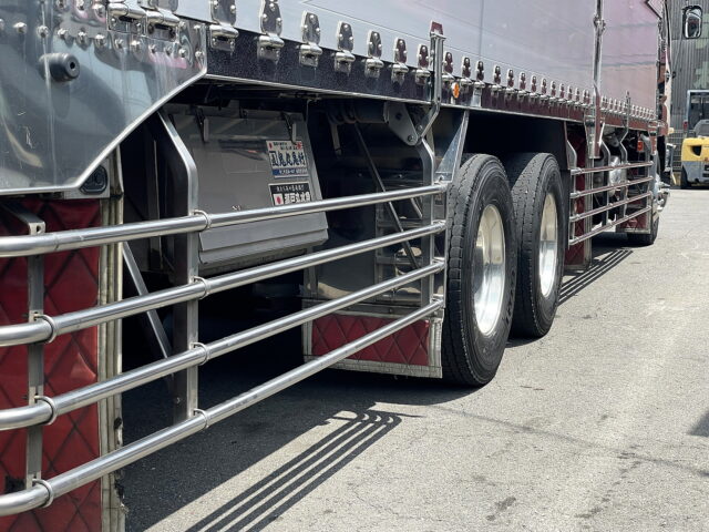 いすゞ　ギガ　ハイルーフ　ウィング　造りボディ　1Mアオリ　ステンレス多数