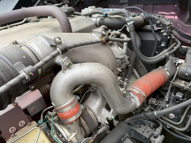 日野：17プロフィア：ハイルーフ：トレーラーヘッド：第5輪荷重11.500㎏：E13C