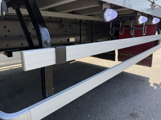 いすゞ：ギガ：ハイルーフ：ウィング：アルミホイール：リア門口ステンレス：低走行