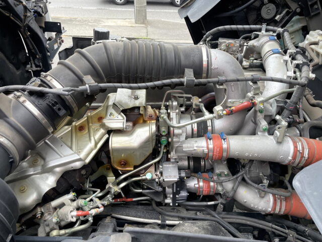 日野　17プロフィア　ハイルーフ　ウィング　7速MT　380馬力　エンジン交換済