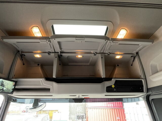 スカニア：R460：現行モデル：登録済未使用車：トレーラーヘッド：総輪エアサス