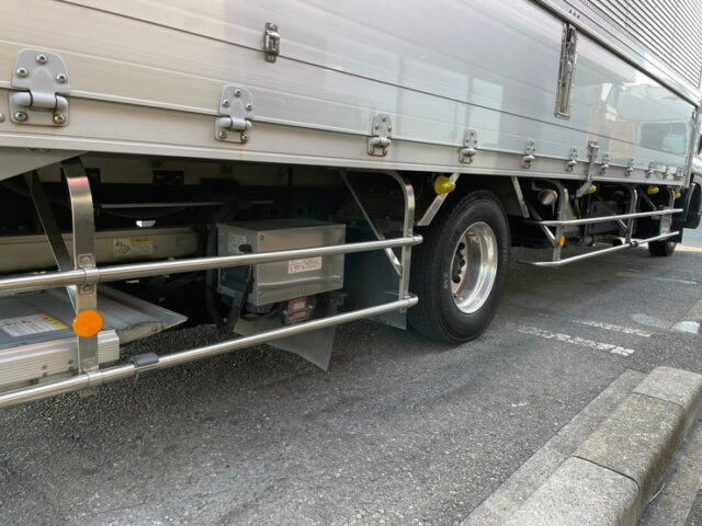 いすゞ:フォワード:ワイド:210馬力:アルミウィング:格納パワーゲート:リアエアサス:アルミホイール