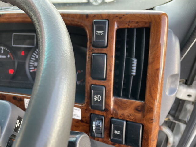 いすゞ　エルフ　アルミバン　5MT　サイドドア　ステンレスサイドバンパー　ステンレスリアバンパー　