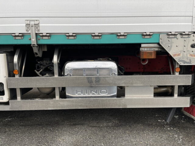 日野：17プロフィア：冷凍ウィング：7MT：リア門口ステンレス：サイドバンパーステンレス：ステンレス架装多数：メッキパーツ多数