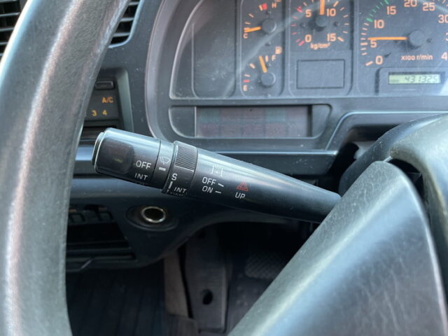 【委託販売車両】いすゞ：フォワード：205馬力：6MT：リア門口ステンレス：木床：ロケット：舟形バンパー：ステンレス多数　