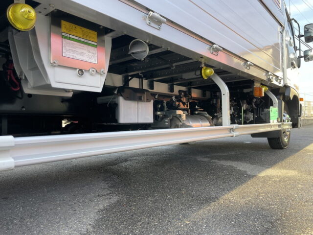 日野　17レンジャー　ウィング　6200ワイド　後輪エアサス　格納ゲート付　240馬力