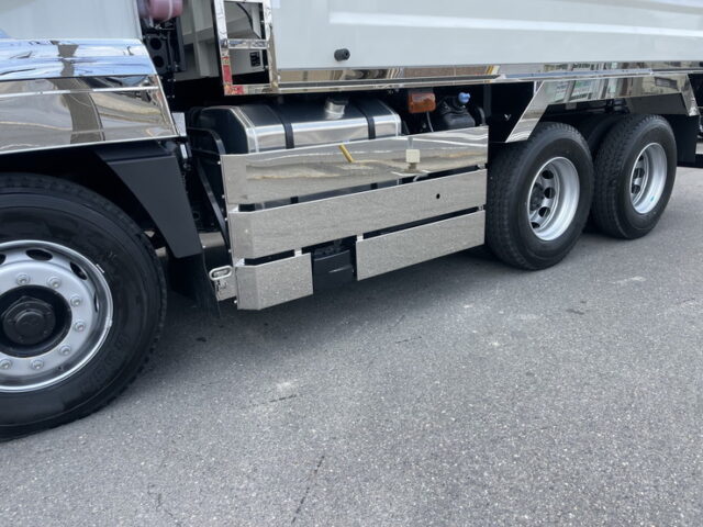 17スーパーグレート　ダンプ　5100×2200　未使用　新品ステンレス架装　7速MT　新明和ボデー