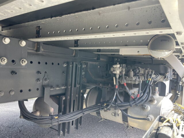 日野　17プロフィア　ハイルーフ　ウィング　リア門口ステンレス　アルミホイール