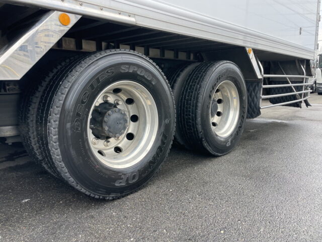 いすゞ　ギガ　ハイルーフ　冷凍バン　サブエンジン　両側観音扉　ステンレス多数