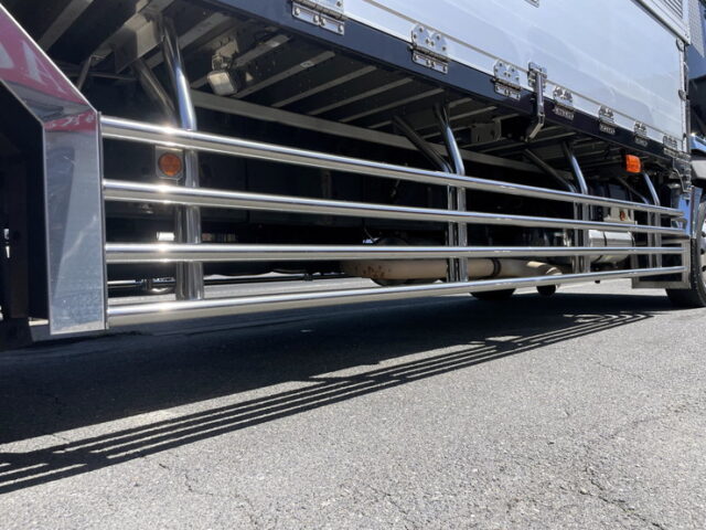 スーパーグレート：ハイルーフ：ウィング：造りボディ：ステンレス多数：420馬力