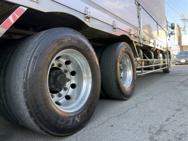 日野：17プロフィア：ハイルーフ：ウィング：10輪：リア門口ステンレス