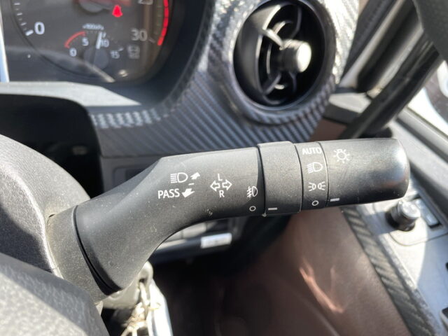 日野：プロフィア：トレーラーヘッド：ハイルーフ：ルーフバー：パイプバンパー：アルミホイール