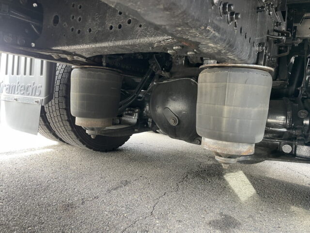 日野：17プロフィア：ハイルーフ：メッキ多数：アルミホイール：リア門口ステンレス