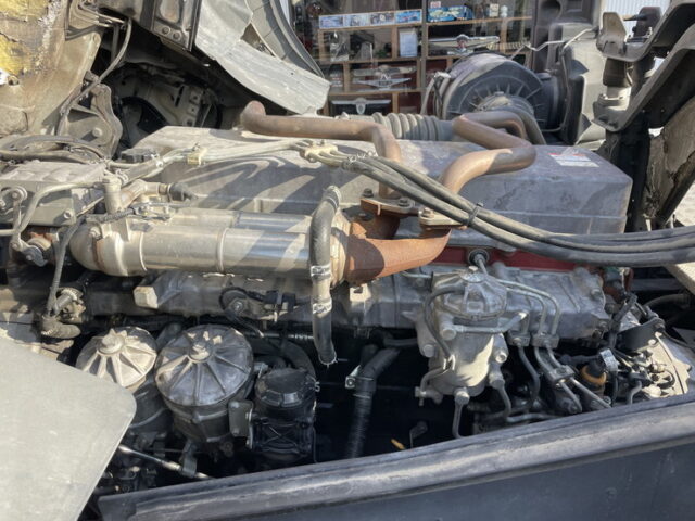 日野：プロフィア：ハイルーフ：トレーラーヘッド：メッキ多数：アルミホイール