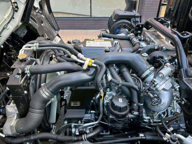 いすゞ：フォワード：登録済未使用：アームロール：3人乗り：ベッドレス：積載3.750㎏