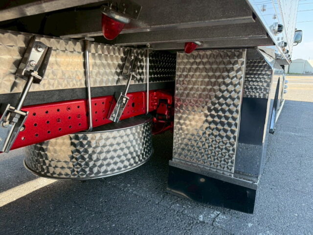 ブルーテックキャンター：造りボディ：アルミバン：ワイド超ロング：舟形バンパー：バスフェンダー