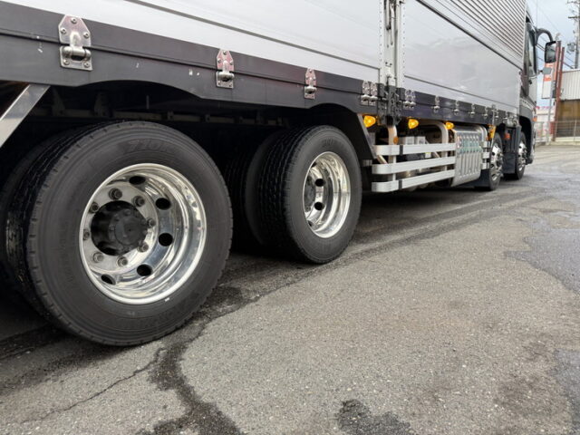 17スーパーグレート：ハイルーフ：メッキ多数：アルミホイール：リア門口ステンレス