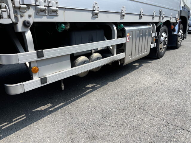 17スーパーグレート　ハイルーフ　ウィング　メッキ多数　アルミホイール　木床