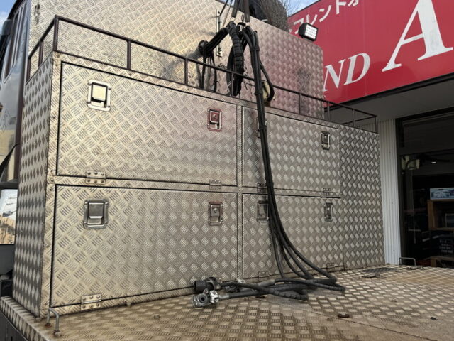 17スーパーグレート：ハイルーフ：トレーラーヘッド：ブタ鼻：第5輪荷重11.500㎏