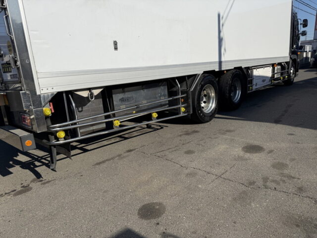 日野：17プロフィア：冷凍バン：メッキ多数：サブエンジン：ジョロ4キーストン