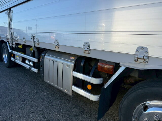 17スーパーグレート:ハイルーフ:ウィング:メッキ多数:アルミホイール:木床