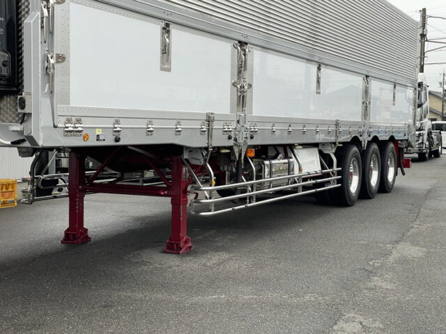 トレクス：トレーラー：冷凍ウィング：未使用：3軸：リフトアクスル：前壁：冷凍機