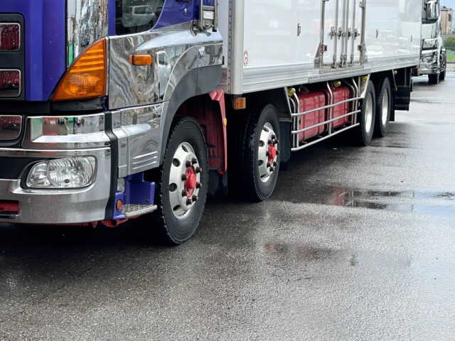 日野　プロフィア　冷凍バン　サブエンジン　キーストン　ジョロダー4列