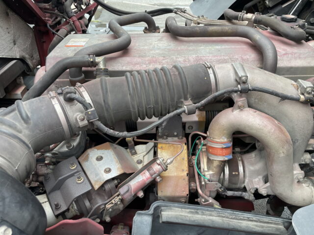 日野　プロフィア　ハイルーフ　ウィング　寝台メッキ　ステンレス多数