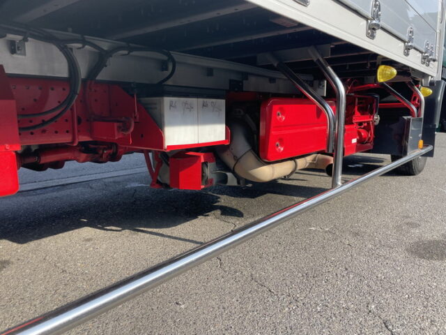 いすゞ：フォワード：ウィング：6200ワイド：エアサス：架装多数：木床：240馬力