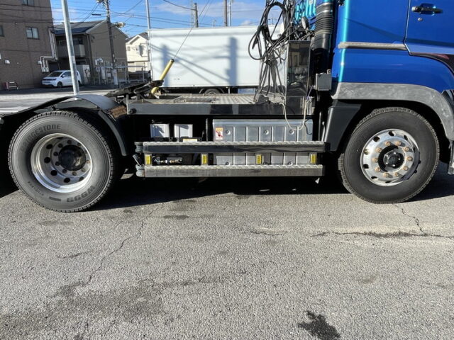 17スーパーグレート　ハイルーフ　トレーラーヘッド　第5輪荷重11.500㎏　アルミホイール