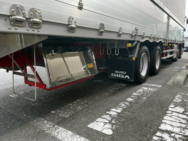 いすゞ　ギガ　ハイルーフ　アルミウィング　380馬力　リア門口ステンレス　
