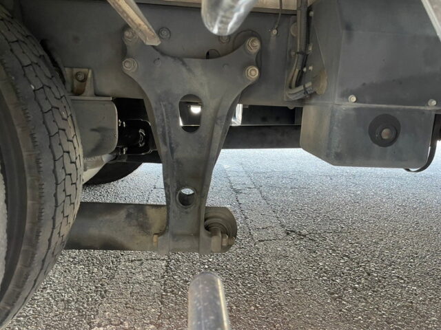 いすゞ:フォワード:ワイド:210馬力:アルミウィング:格納パワーゲート:リアエアサス:アルミホイール