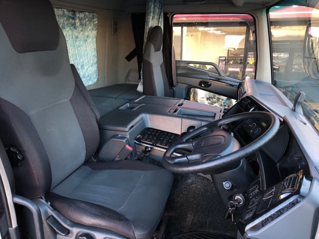 【343】ふそう　スーパーグレート　低床　総輪エアサス