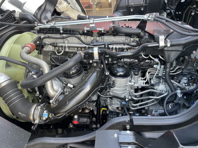 【現行型】スーパーグレート　スーパーハイルーフ　未使用　リア門口ステンレス