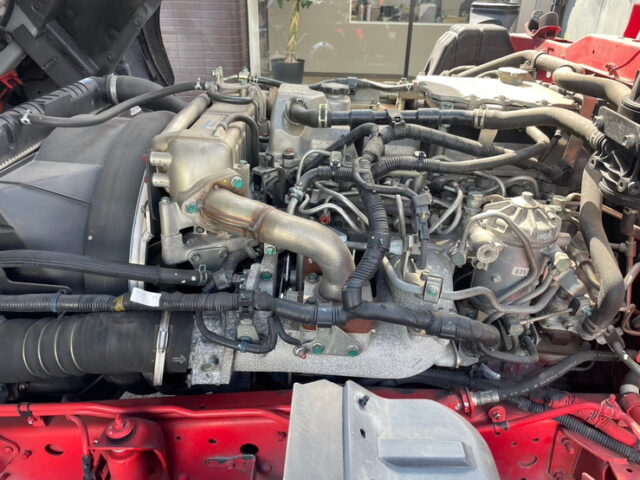 日野　レンジャープロ　冷凍ウィング　ステンレスサイドバンパー　メッキパーツ多数