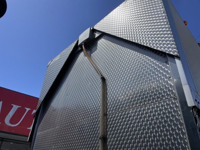 スーパーグレート：ハイルーフ：ウィング：造りボディ：ステンレス多数：420馬力