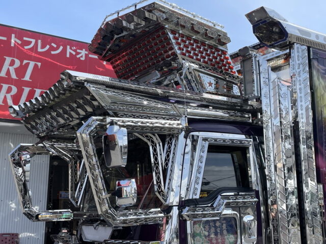 いすゞ：フォワード：デコトラ：キャンピング登録：箱内部屋仕様：マニ割り